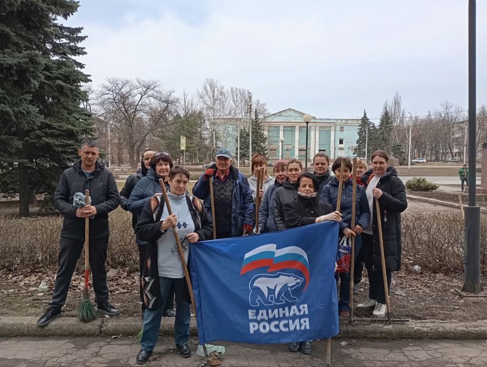 Елена Синецкая: Сегодня, 13 марта, в рамках проекта «Городская среда», реализуемого Всероссийской Политической Партией «Единая Россия», сотрудники Управы Калининского внутригородского района Администрации городского округа...