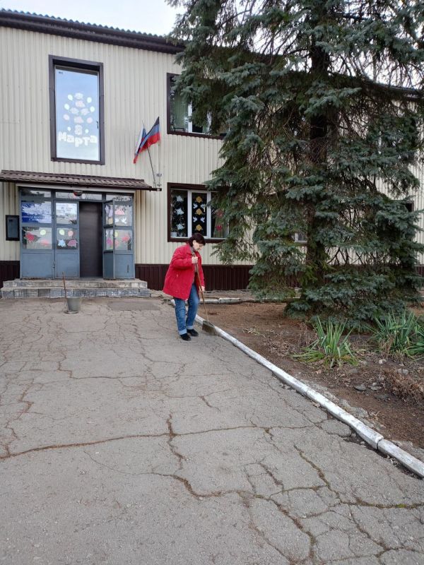 Юрий Будрин: Сегодня, 13.03.2025, в рамках проекта «Городская среда», реализуемого Всероссийской политической партией Единая Россиясотрудники МБУ ДО "Школа искусств № 7 г. Донецка", ГКДОУ "Детский сад № 166 г. о. Донецк" и...