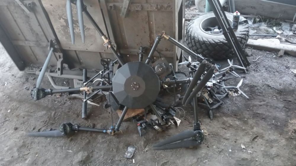 Чингис Дамбиев: Еще один сбитый на Южно-Донецком направлении украинский дрон-бомбардировщик типа "Бага Яга"