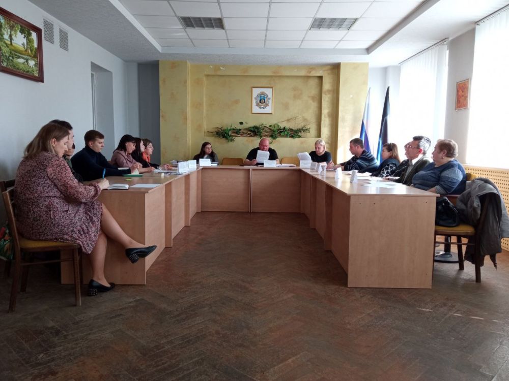 Елена Синецкая: Сегодня, 13 марта, в Управе Калининского внутригородского района Администрации городского округа Донецк состоялось заседание комиссии по делам несовершеннолетних и защите их прав при Управе Калининского...