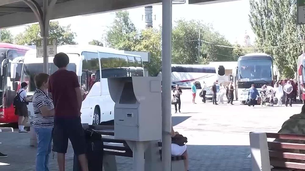 1 В ДНР прошло совещание с первым заместителем руководителя Администрации Президента России Сергеем Кириенко о реализации проекта «Эффективный регион»