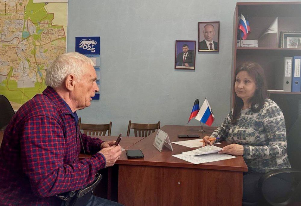 Михаил Меренков: В четверг, 13 марта, в общественной приемной Партии «Единая Россия» Буденновского района состоялся прием граждан, который провела депутат Донецкого городского совета Татьяна Жукова