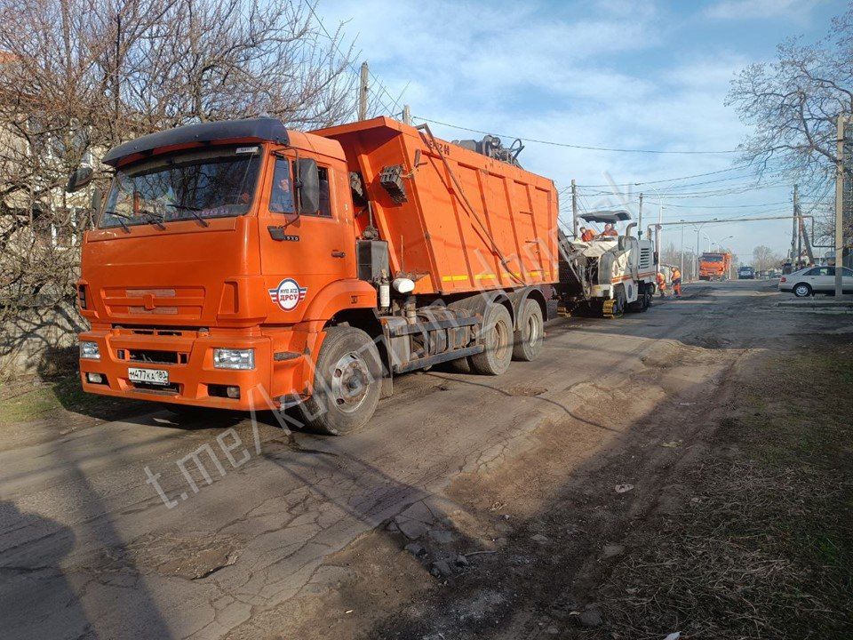 Алексей Кулемзин: Сотрудники "Дорожного ремонтно-строительного управления" продолжают неустанно трудиться на благо нашего любимого города!