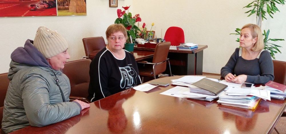 Наталья Бегуненко: Сегодня, 17 марта, руководитель Управы Петровского внутригородского района Администрации городского округа Донецк Наталья Ивановна Бегуненко провела еженедельный прием граждан