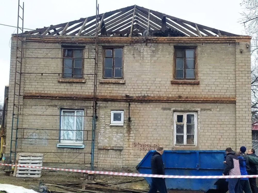 Сегодня, 17 марта, сотрудники подрядной организации шеф-региона г. Москва, приступили к капитальному ремонту кровельного покрытия на бул