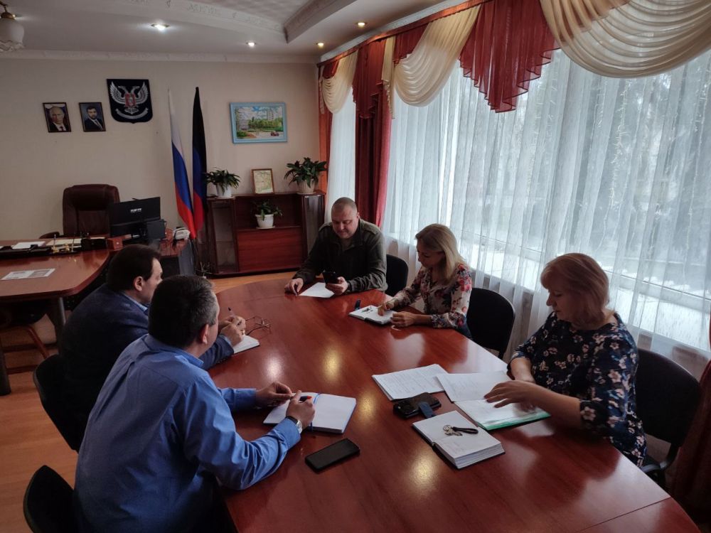 Юрий Будрин: Сегодня, 17.03.2025 года, в Управе Кировского внутригородского района Администрации городского округа Донецк ДНР состоялось рабочее совещание