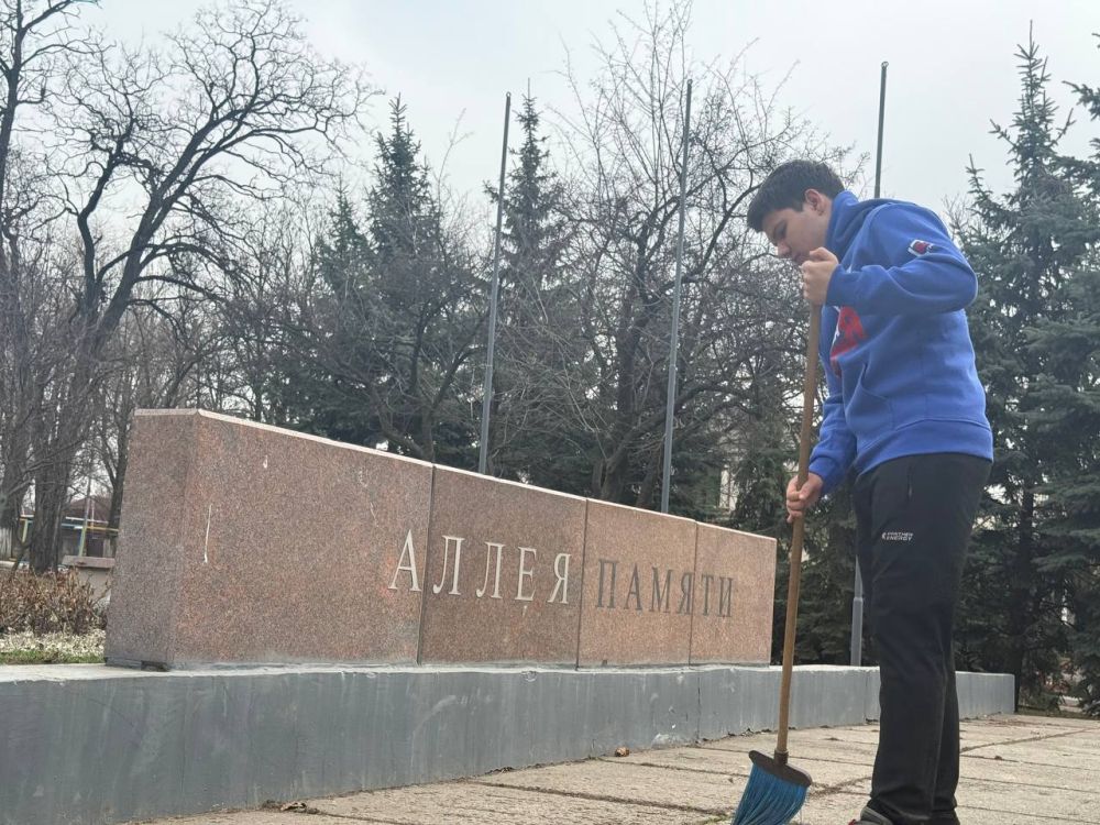 Юрий Будрин: В рамках года Защитника Отечества и 80-летия Великой Победы активисты Кировского штаба «Молодой Гвардии Единой России» 16 марта 2025 года приняли участие в акции «Будем помнить»