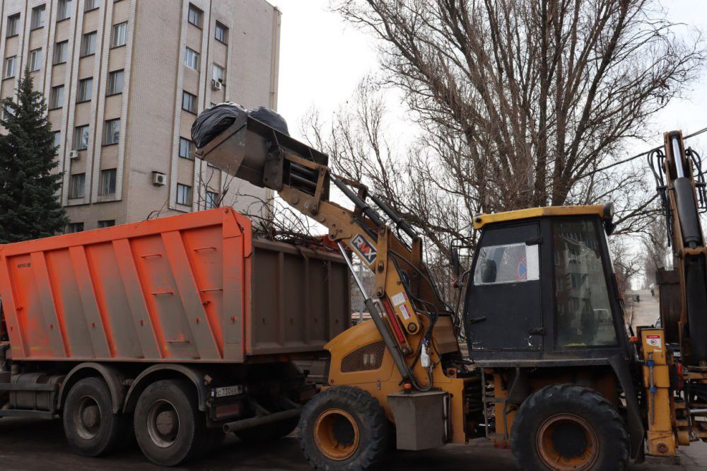 СОТРУДНИКИ «ДОНБАССТЕПЛОЭНЕРГО» ПРИСОЕДИНИЛИСЬ К ОБЩЕРЕСПУБЛИКАНСКОМУ СУББОТНИКУ