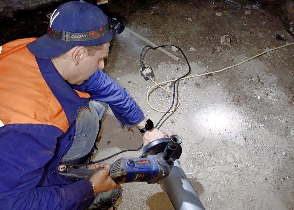 Иван Адамец: Работники МУП «УК Куйбышевского района» занимаются ликвидацией аварийных ситуаций на внутренних инженерных коммуникациях