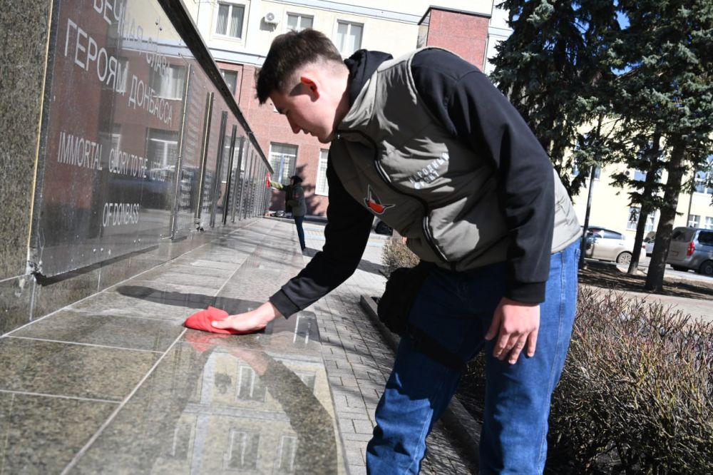 Иван Адамец: Сегодня, 20 марта, в честь пятилетия проекта #МЫВМЕСТЕ, в Куйбышевском районе прошла акция «Чистый обелиск»