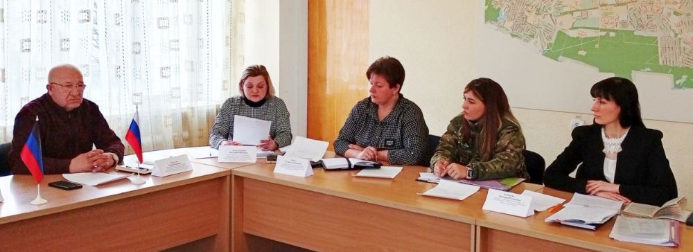 Наталья Бегуненко: В Управе Петровского внутригородского района Администрации городского округа Донецк прошло заседание Комиссии по делам несовершеннолетних и защите их прав, на котором были рассмотрены вопросы по...