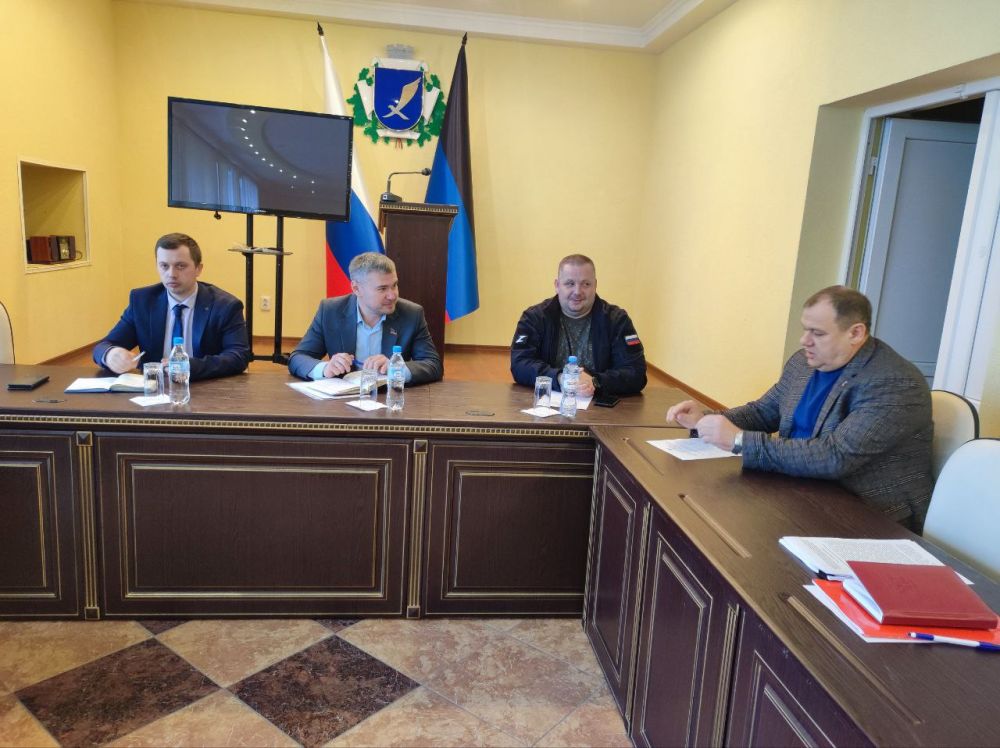 Депутаты провели выездное заседание Комитета в Харцызске