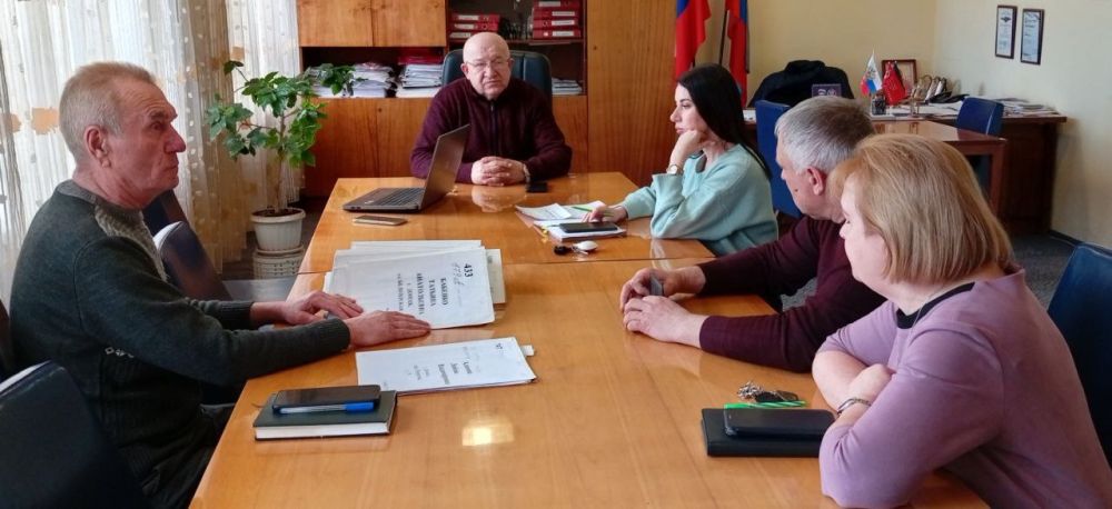 Наталья Бегуненко: Сегодня, 21 марта, первый заместитель руководителя Управы Петровского внутригородского района Администрации городского округа Донецк Плахутин Юрий Иванович провёл заседание комиссии по установлению...