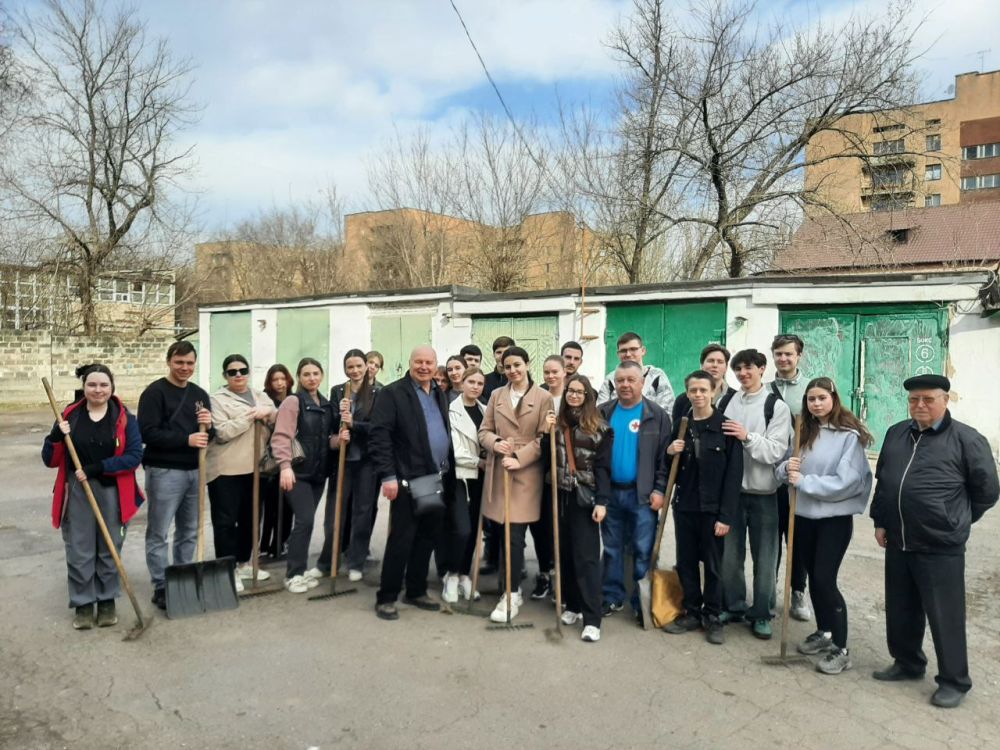 Елена Синецкая: Сегодня, 22 марта, на территории Калининского внутригородского района состоялся общегородской субботник по обеспечению санитарной очистки и благоустройства территории района