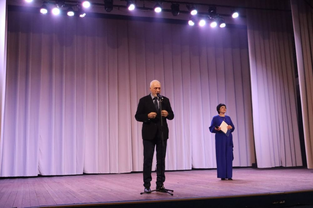 Андрей Бедило: В преддверии Дня работника культуры в городском округе Торез прошла теплая встреча немногочисленной, но дружной когорты работников культуры!