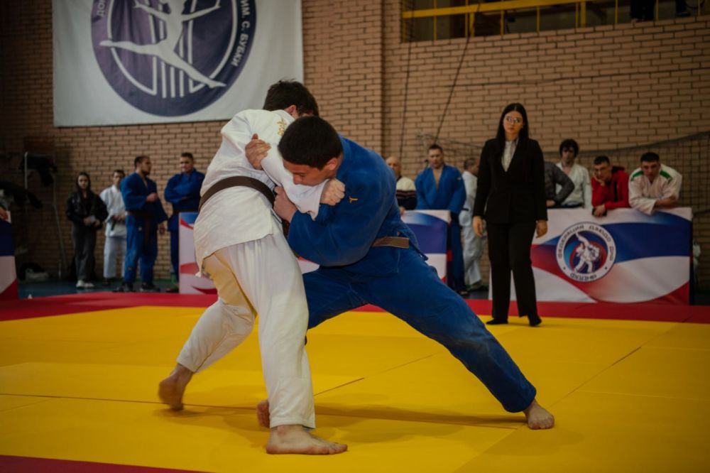 22 марта состоялись чемпионат Республики среди мужчин и женщин и первенство Республики по дзюдо среди мальчиков и девочек до 13 лет
