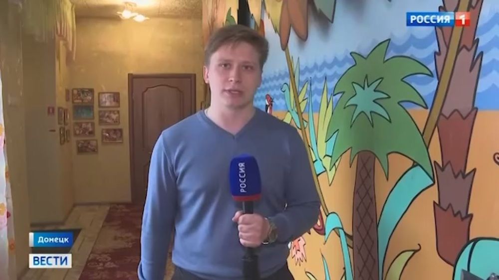 В Донецкой Народной Республике с 31 марта к очному обучению и полному рабочему дню возвращаются 35 школ и детских садов, которые ранее находились в зоне постоянных обстрелов ВСУ