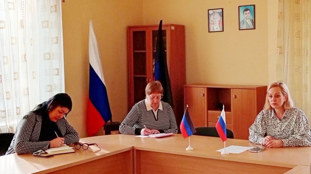 Наталья Бегуненко: На приём к руководителю Управы Петровского внутригородского района Администрации городского округа Донецк Наталье Ивановне Бегуненко обратились жители микрорайона «Шахтоуправление №5» по вопросу установки...