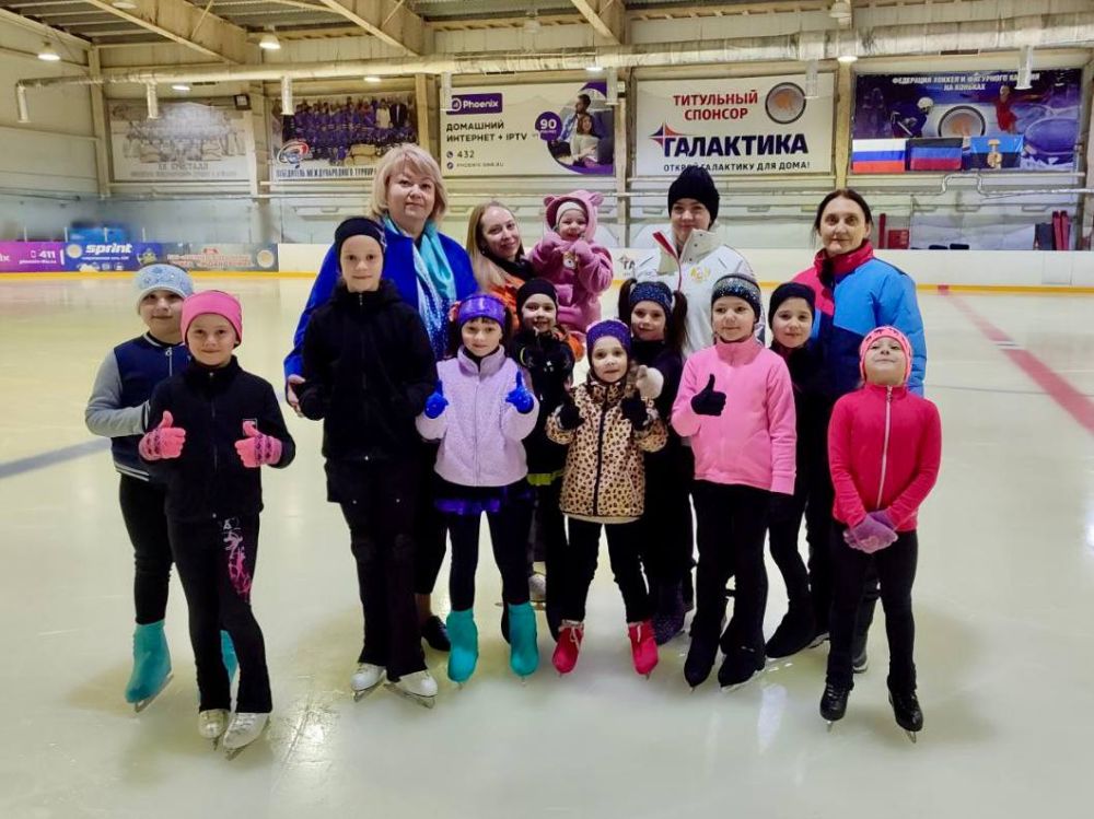 Зампред Правительства Республики – руководитель Представительства ДНР в Москве Ольга Макеева посетила донецкую спортивную школу № 7, передав учебному заведению спортинвентарь