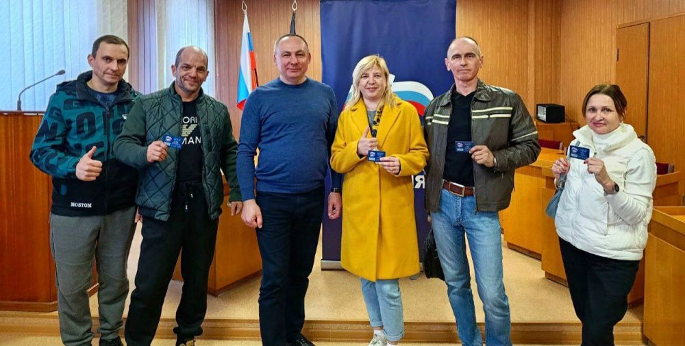 Михаил Меренков: Сегодня ряды местного отделения Всероссийской политической партии «Единая Россия» пополнились новыми партийцами