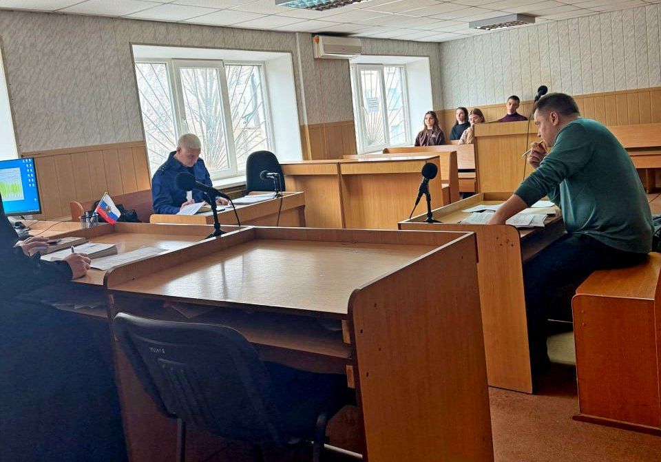Студенты познакомились с работой Ворошиловского межрайонного суда г. Донецка