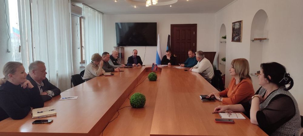 Андрей Бедило: Сегодня, 3 апреля 2025 года, принял участие в заседании комитета по жилищно-коммунальному хозяйству, благоустройству, транспорту, градостроительству и