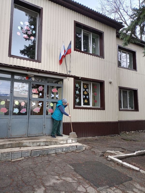 Юрий Будрин: Сегодня, 03 апреля 2025 года, в рамках проекта «Городская среда», реализуемого Всероссийской политической партией Единая Россия сотрудники "Школа искусств № 7 г. Донецка", ГКДОУ "Детский сад № 78 г. о. Донецк" и...