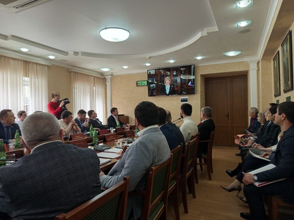 Вице-премьер Ольга Макеева передала благодарность от имени Главы ДНР Председателю Думы Кисловодска