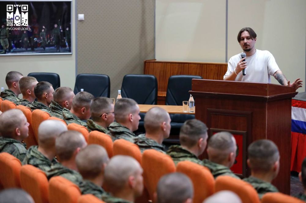 Донецкий фотограф Денис Григорюк посетил 102-ю российскую военную базу