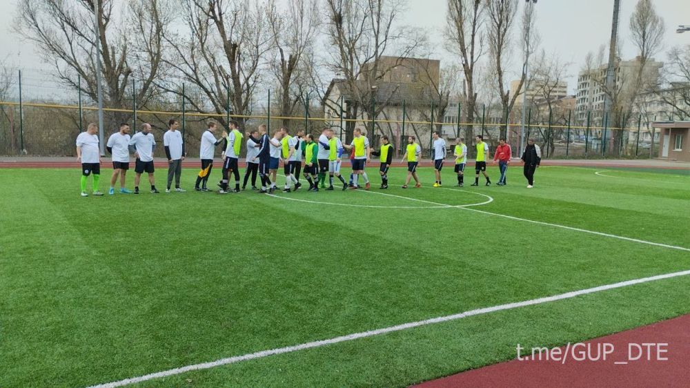 РЕЗУЛЬТАТИВНАЯ НИЧЬЯ, ЭФФЕКТНЫЕ ГОЛЫ И СПОРТИВНАЯ СОЛИДАРНОСТЬ: СОСТОЯЛСЯ ФУТБОЛЬНЫЙ МАТЧ МЕЖДУ СБОРНОЙ КОМАНДОЙ «ДОНБАССТЕПЛОЭНЕРГО» И ФИЛИАЛОМ «МАРИУПОЛЬТЕПЛОСЕТЬ»