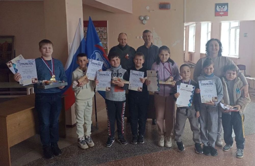 Наталья Бегуненко: В рамках проекта «Детский спорт» партии «Единая Россия» в первичном отделении №286 при поддержке депутата Донецкого городского совета Перкова Константина Андреевича прошёл турнир по шашкам, где юные...