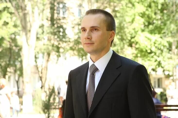 Сын Януковича перестал быть учредителем компании из Петербурга