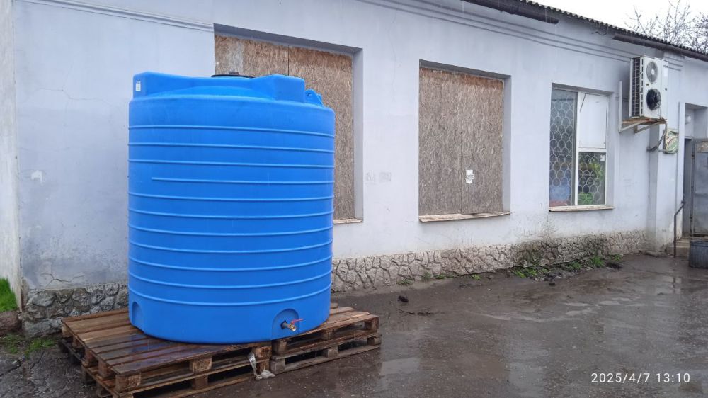 Юрий Будрин: Сегодня, 07 апреля 2025 года, сотрудниками ГУП ДНР "Вода Донбасса" совместно с Управой Кировского внутригородского района Администрации городского округа Донецк ДНР, были установлены дополнительные емкости для...