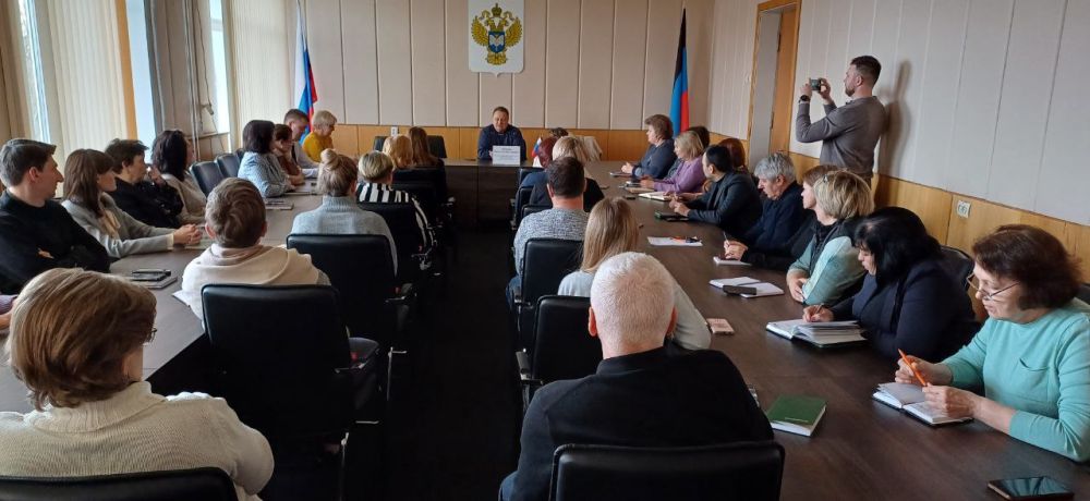 Валентин Левченко: В теплой и доверительной обстановке прошла сегодня встреча с коллективом сотрудников ДОНЕЦКСТАТа