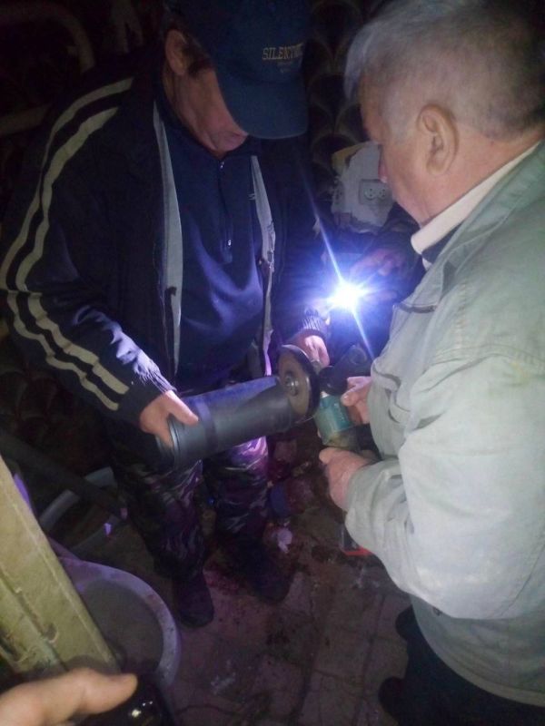 Михаил Меренков: Картина трудового дня по ремонту жилого фонда жилищной организацией Буденновского района 8 апреля