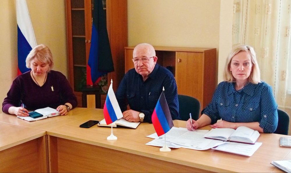 Наталья Бегуненко: Сегодня, 9 апреля, руководитель Управы Петровского внутригородского района Администрации городского округа Донецк Бегуненко Наталья провела еженедельное аппаратное совещание