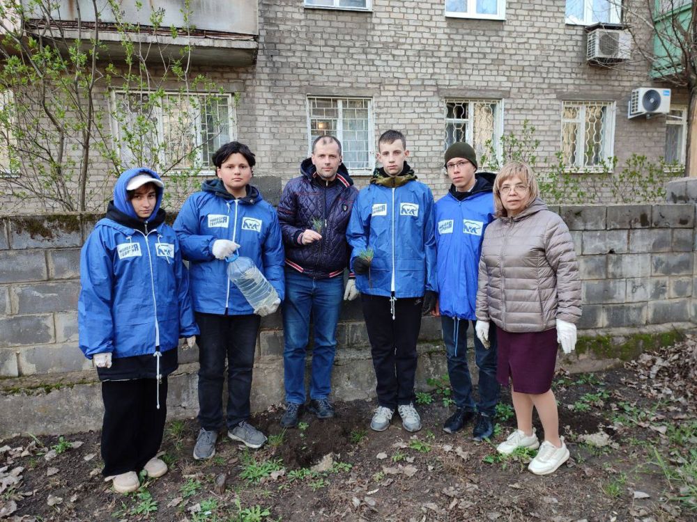 Сегодня 9 апреля 2025 года, с целью улучшения экологической обстановки в районе, Управа Ленинского района совместно с активистами общественной организации "Молодая Гвардия Единой России" Штаб Ленинского района и сотрудниками...