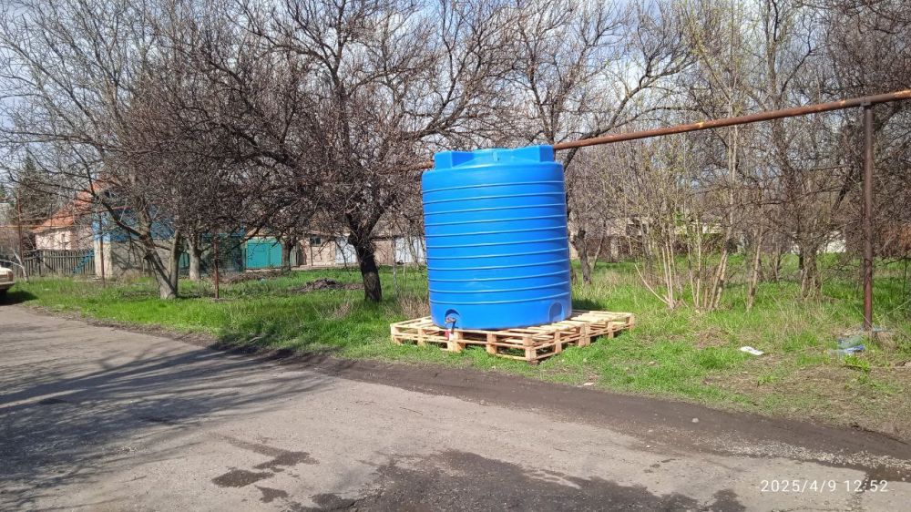 Юрий Будрин: Сегодня, 09 апреля 2025 года, сотрудниками ГУП ДНР "Вода Донбасса" совместно с Управой Кировского внутригородского района Администрации городского округа Донецк ДНР, были установлены дополнительные емкости для...