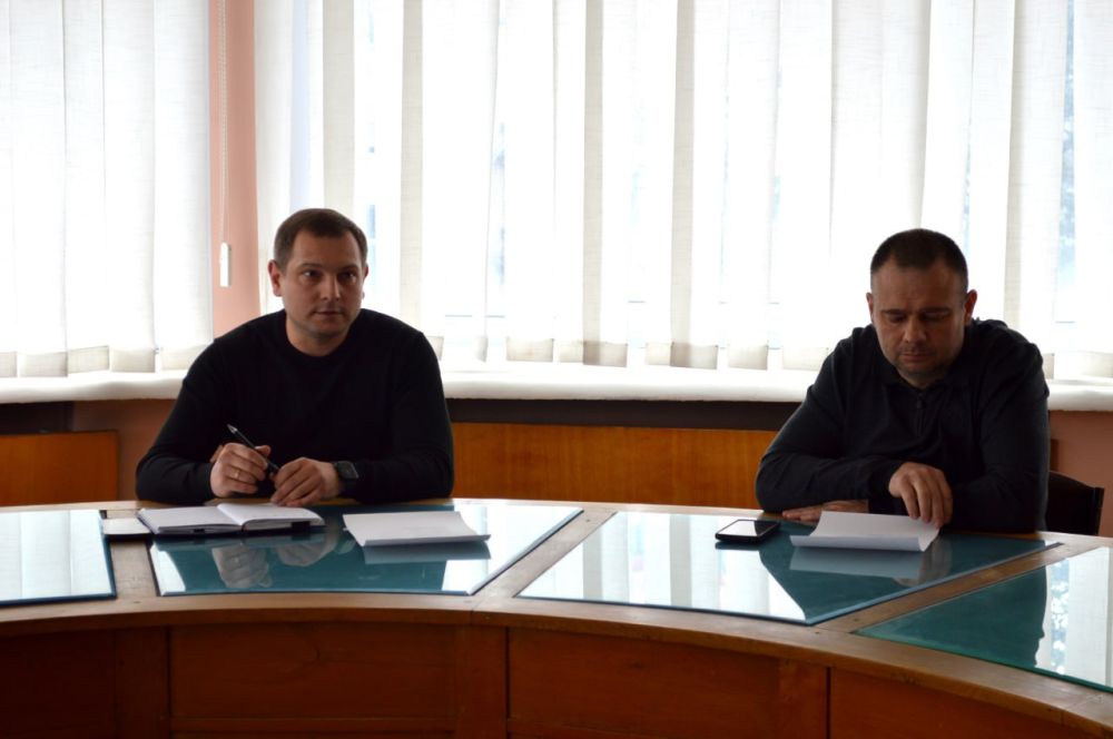 Татьяна Копылова: Сегодня в Управе Ворошиловского внутригородского района состоялось рабочее совещание по вопросам санитарного состояния прилегающей территории и контейнерных площадок объектов торговли