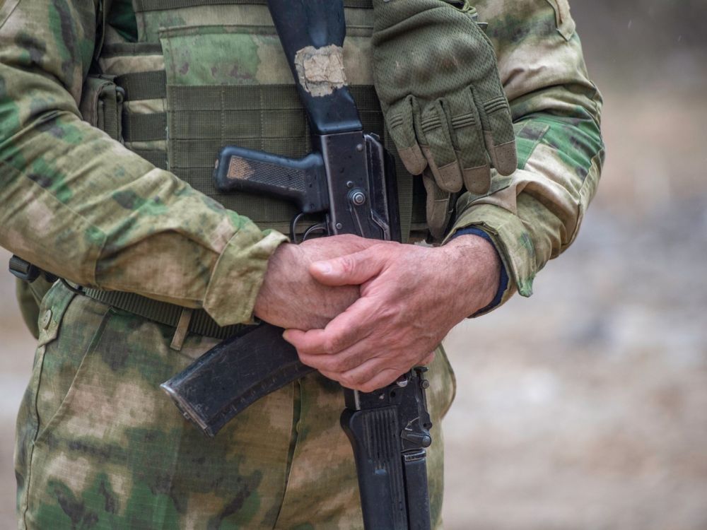 Курган богат талантами: командир штурмовой роты «Аксель» получил награду от главы ДНР Пушилина. Фото