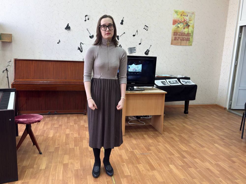 11 апреля 2025 года в Донецком колледже культуры и искусств состоялось открытое заседание клуба «Мир искусств», посвящённое Международному Дню культуры и 90-летию Пакта Рериха