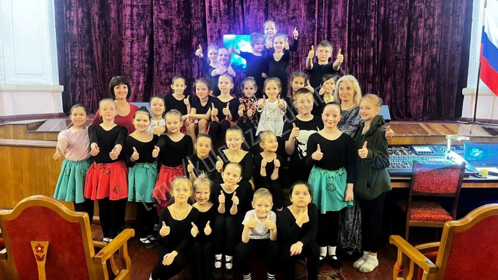 В День космонавтики во Дворце культуры им. И. Франко прошел познавательный час «Галактика хорошего настроения»!