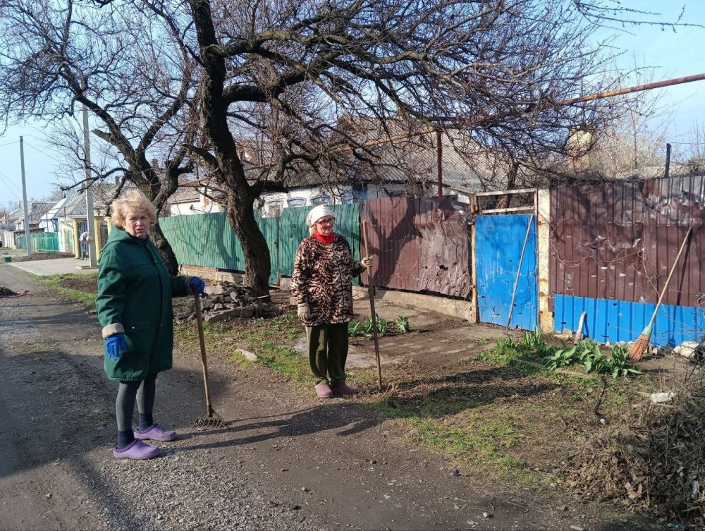 Наталья Бегуненко: Субботник жителей Петровского района и села Луганское