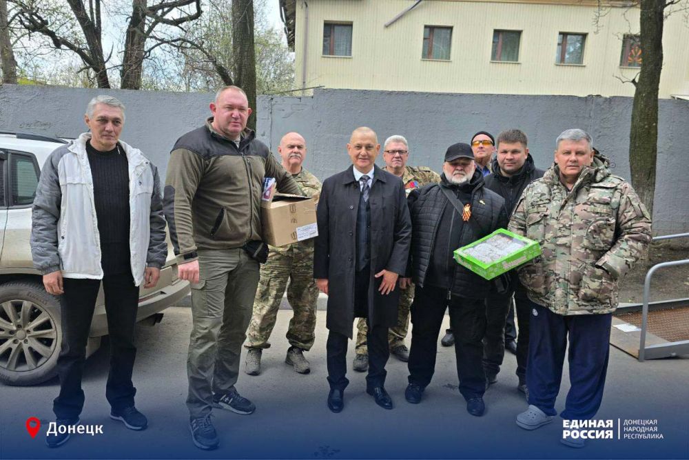 Книги для солдатской библиотеки в протезно-ортопедическом центре