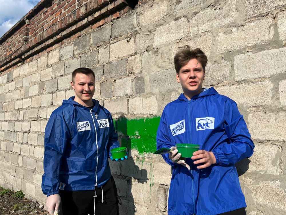 Елена Синецкая: Сотрудниками Управы Калининского внутригородского района Администрации городского округа Донецк, при содействии активистов Калининского районного штаба «Молодой Республики» и «Молодой Гвардии Единой России»...