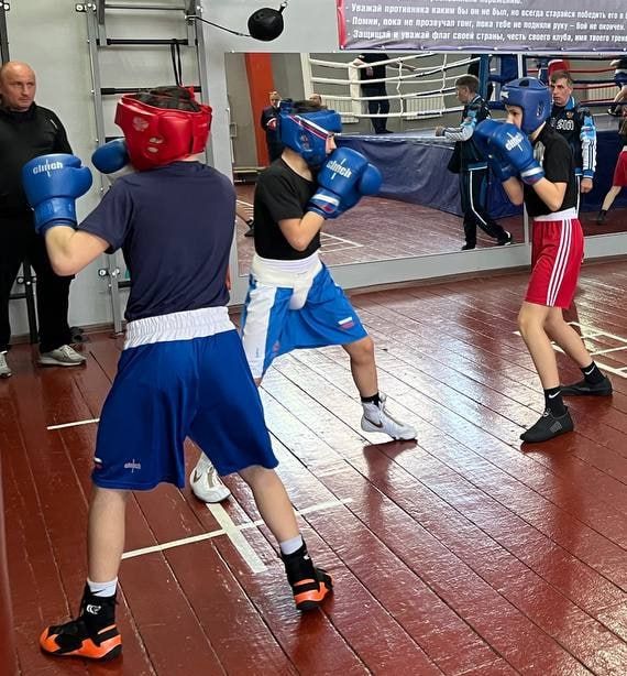 Боксеры ДНР вносят свой весомый вклад в реализацию проекта ВПП «Единая Россия» «Детский спорт»