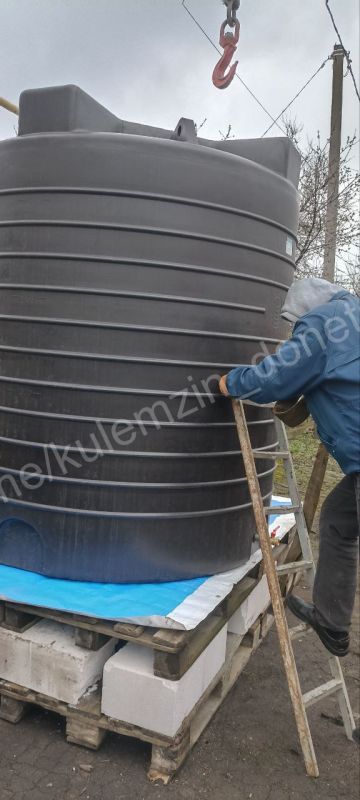 Дополнительные 20 емкостей с водой установили в четырех районах Донецка