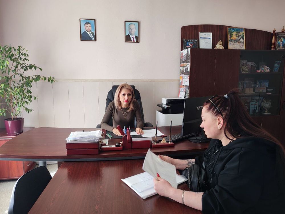 Юрий Будрин: Сегодня, 15 апреля 2025 года, первый заместитель руководителя Управы Кировского внутригородского района Администрации городского округа Донецк ДНР Юлия Петрушина провела личный прием граждан