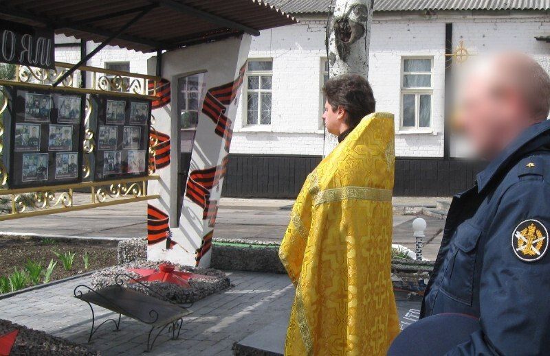 Осужденных ИК-8 посетил священнослужитель