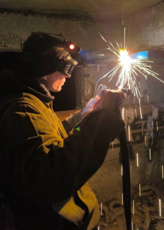 Михаил Меренков: Картина трудового дня по ремонту жилого фонда жилищной организацией Буденновского района 17 апреля